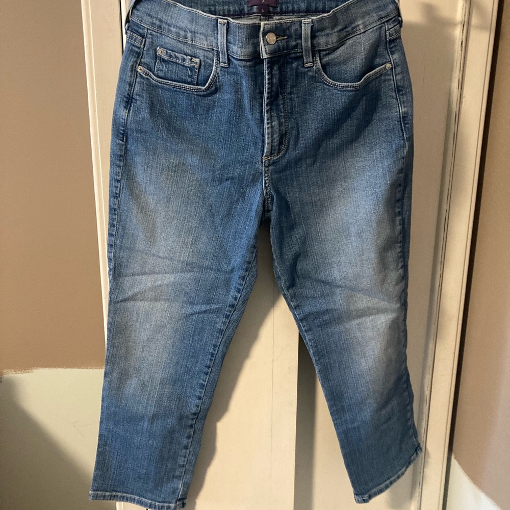 Stylish Blue Cropped Women's Jeans size 6